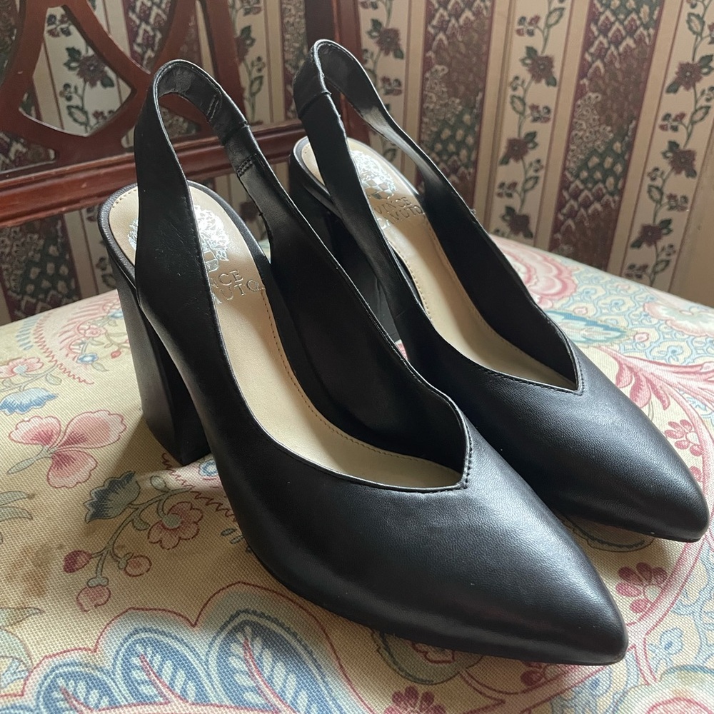 NWT Vince Camuto black slingback pumps